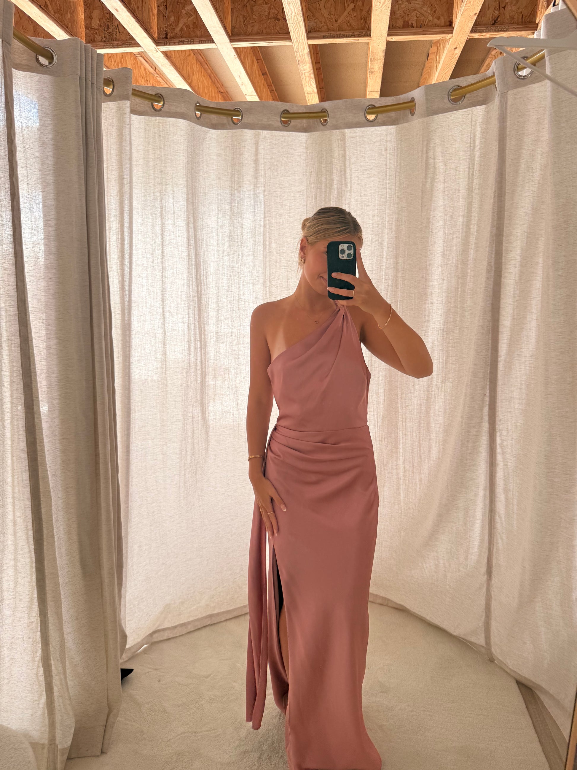 Elegance Satin One-Shoulder Dress