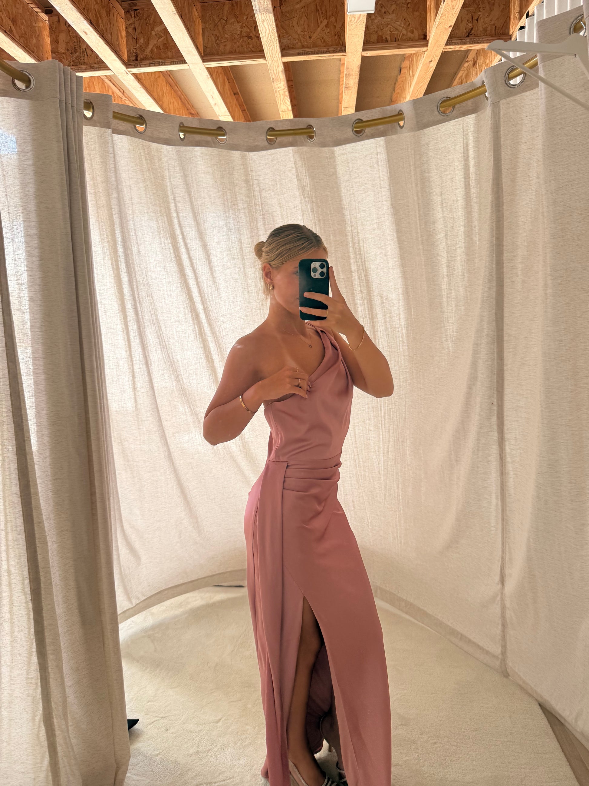 Elegance Satin One-Shoulder Dress